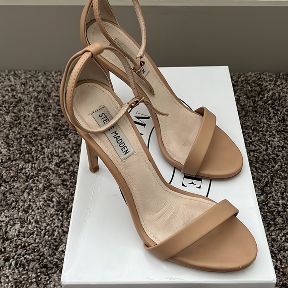 Steve Madden Stacy Heels - Picture 2 of 5
